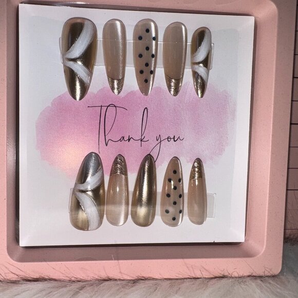 Gold designed Press-On or Glue-On Nails Size M - Picture 2 of 6